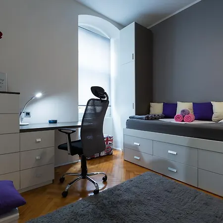 Apartment Lela Palace